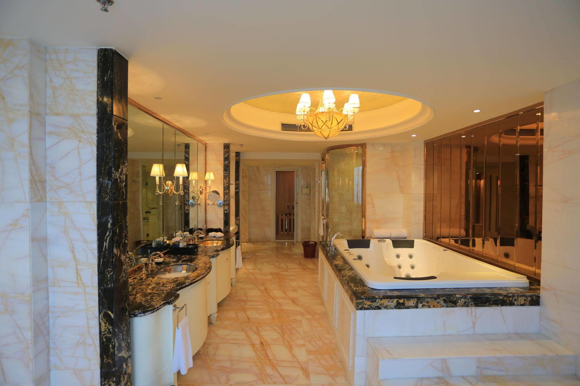 Baoji Jianguo Hotel ภายนอก รูปภาพ